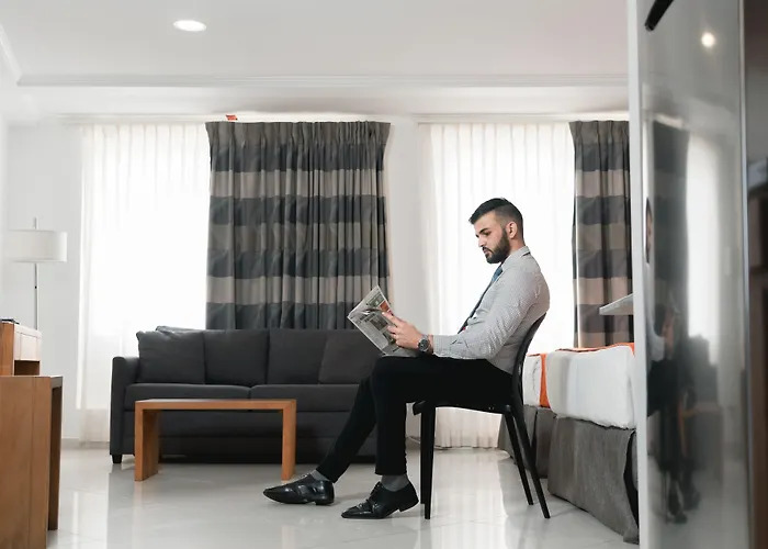 Majestic City Suites & Beach Hotel